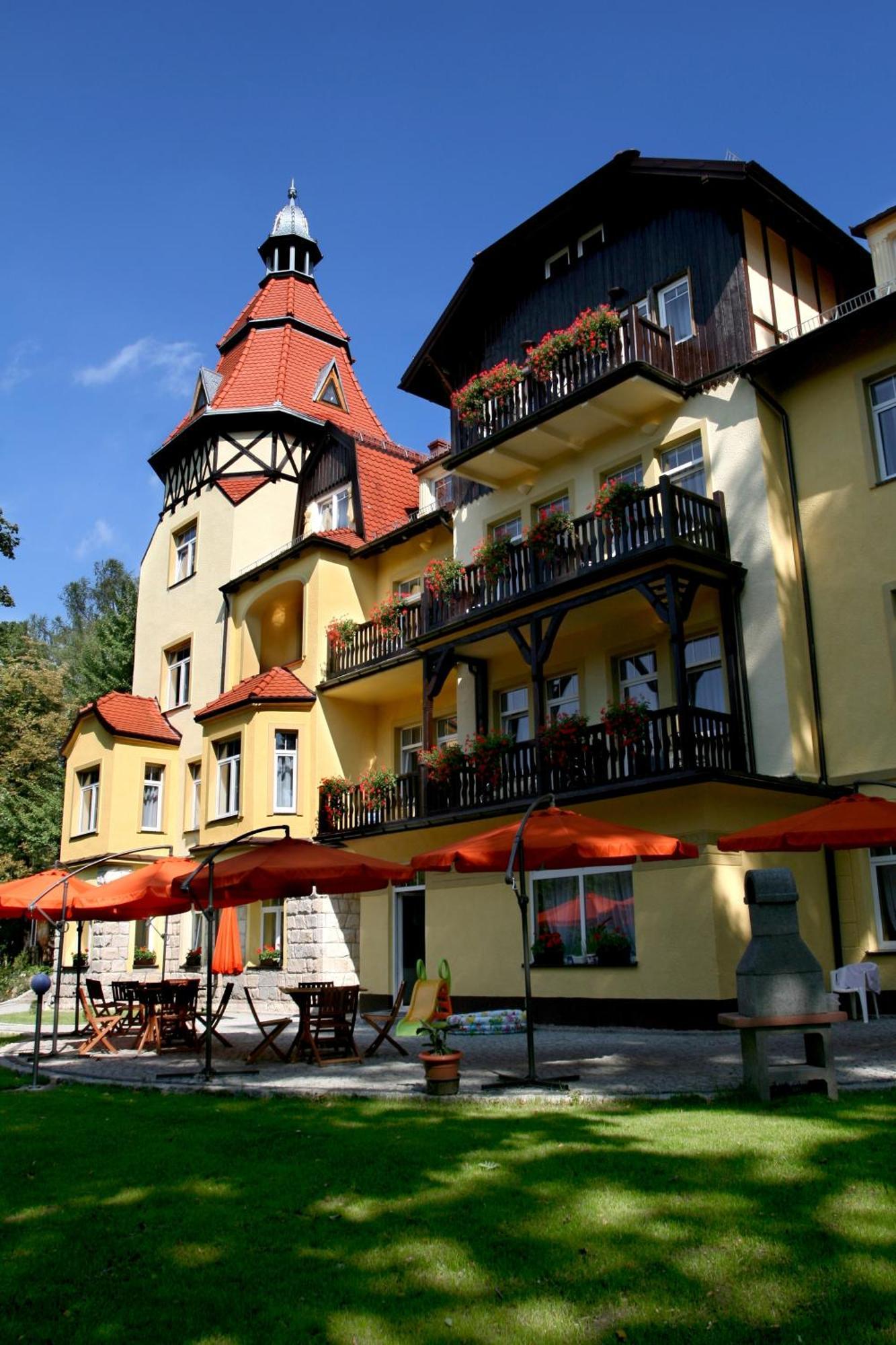 Villa Carmen Kudowa Zdroj Luaran gambar